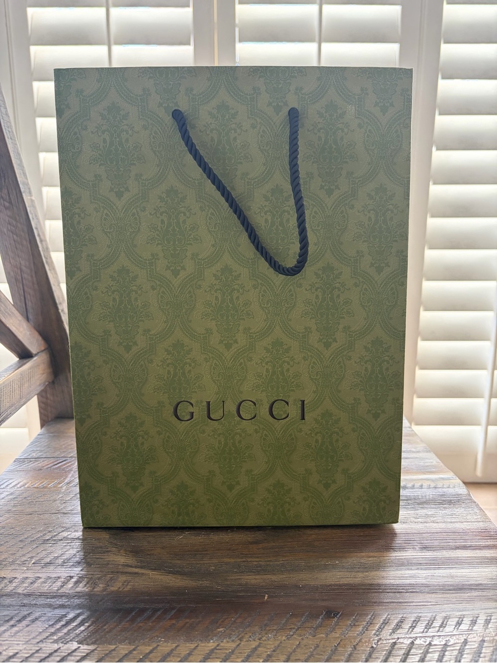 Gucci shopping bag